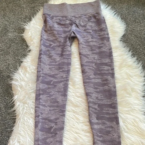 NWOT Women’s tummy control purple camouflage leggings One Size - Picture 4 of 5